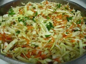 beyaz-lahana-salatasi-coleslaw