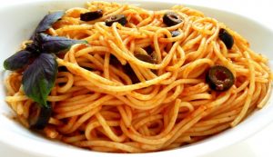 domates-soslu-spagetti-tarifi