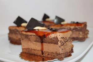 Karamelli Çikolatalı Pasta - Pasta Tarifleri