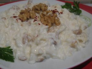 yogurtlu-kereviz-salatasi-tarifi-salata-tarifleri