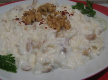Yoğurtlu Kereviz Salatası Tarifi – Salata Tarifleri