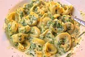 kremali-mantarli-tortellini-tarifi