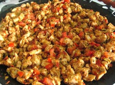 Ekmek Arası Kaymaklı Tavuk Tarifi – Aperatif Tarifler