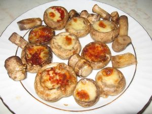 patates-pureli-kasarli-mantar-tarifi-aperatif-tarifler
