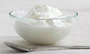 cesnili-yogurt-tarifi-aperatif-tarifler
