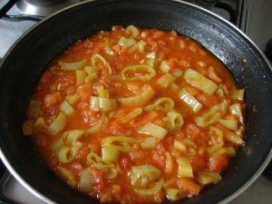 domatesli-biber-kavurma-tarifi-sebze-yemekleri