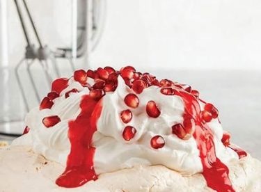 Karamelli ve Muzlu Pavlova Tarifi– Sütlü Tatlı Tarifleri