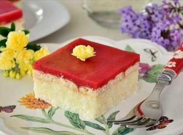 Kolay Trileçe Tarifi – Sütlü Tatlı Tarifleri