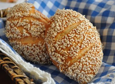 Susamlı Tereyağlı Poğaça Tarifi – Poğaça Tarifleri