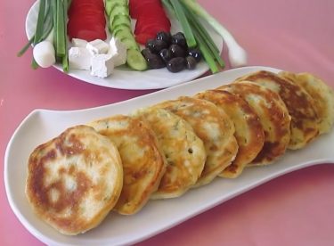 Kahvaltılık Peynirli Pankek Tarifi – Poğaça Tarifleri