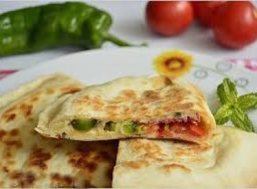 Kapalı Pide Tarifi (Kıymalı, Peynirli) – Börek Tarifleri