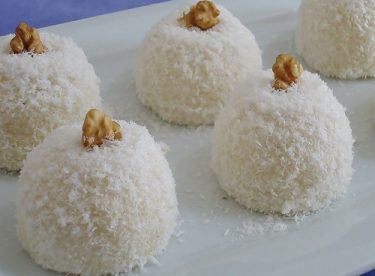 10 Dakikada Pratik Sütlü Fincan Tatlısı Tarifi