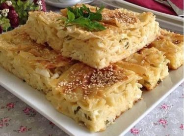 15 Dakikada Makarna Böreği Tarifi