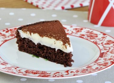 Az Malzemeli Tiramisu Tart Tarifi