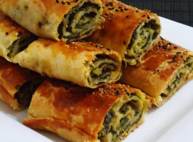 Değişik Ispanaklı Börek Tarifi