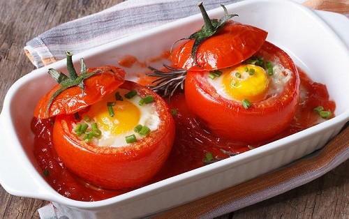 domatesli-yumurta-yuvasi-tarifi