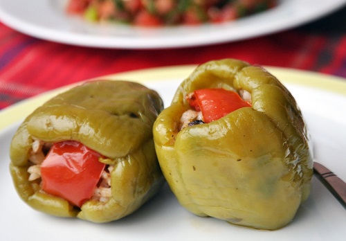 nefis-zeytinyagli-biber-dolmasi-tarifi