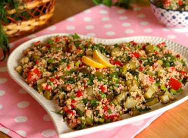 Enfes Bulgur Salatası Tarifi