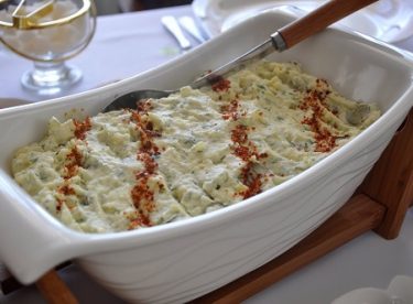 Salatalıklı Kolay Patates Püresi Tarifi